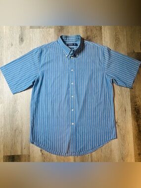 Consensus Men’s Blue/white Pinstriped  Button-Down Shirt Size L ; NWOT